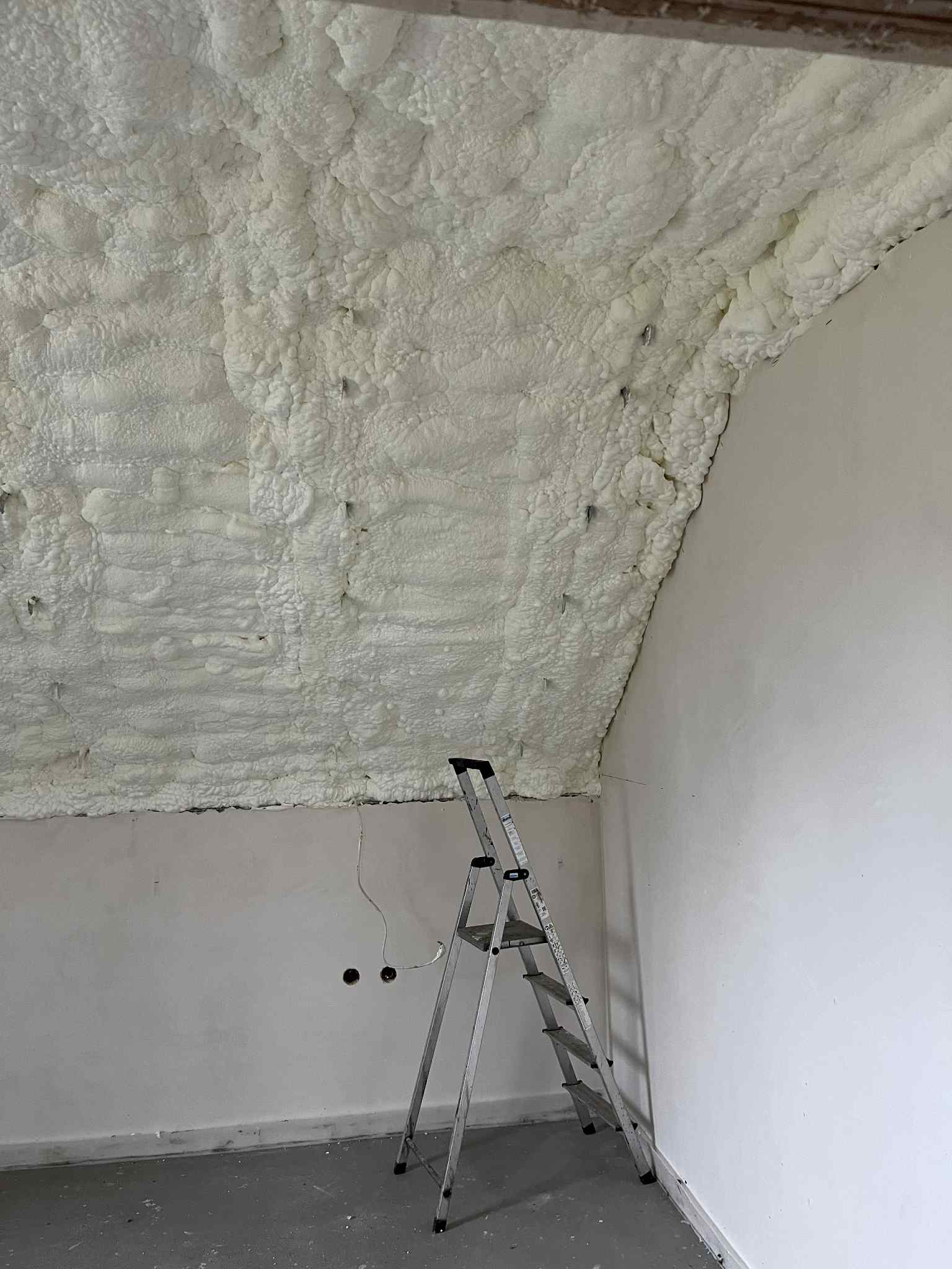 10 głównych zalet piany PUR - dlaczego warto wybrać tę izolację